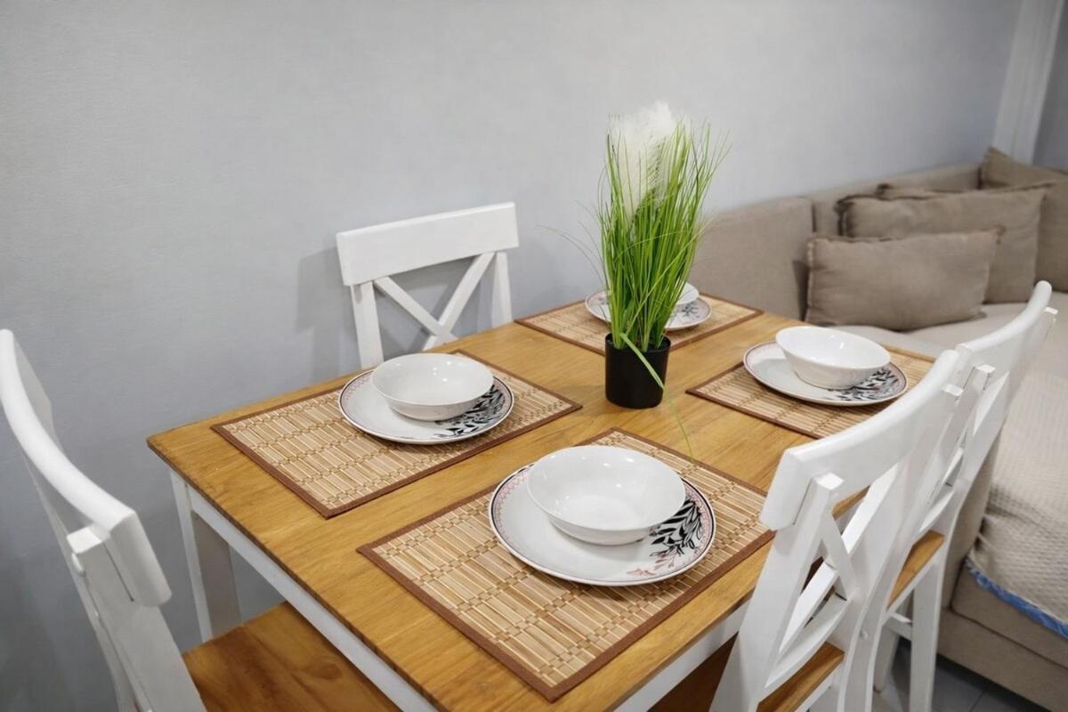 Walled Of 20 Apartment *